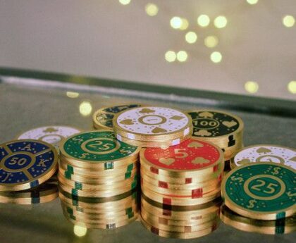 300 Paulson Pharaoh Casino Top Hat Poker Chip Set with Aluminum Case: An In-Depth Review